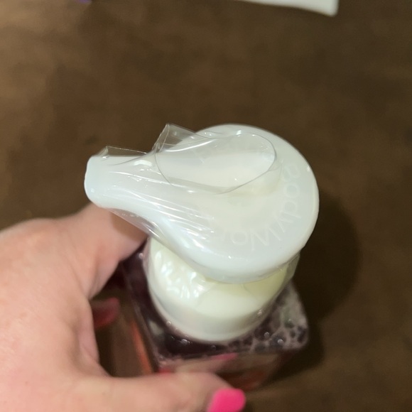 NWT Bath & Body Works Farmstand Apple Gentle Foaming Hand Soap - Picture 2 of 5